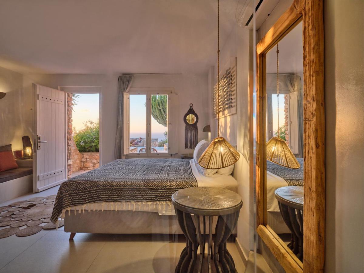 Mythic Paros , Adults Only