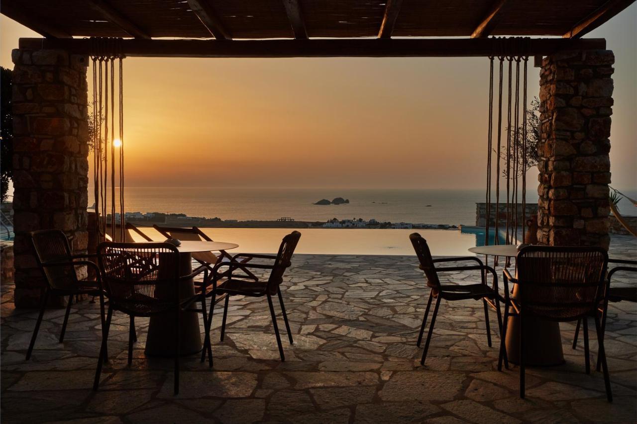Mythic Paros , Adults Only